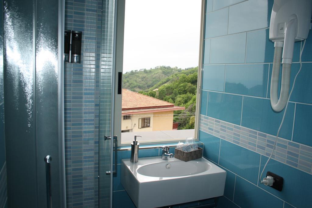 B&B Viale Delle Colline 살레르노 외부 사진